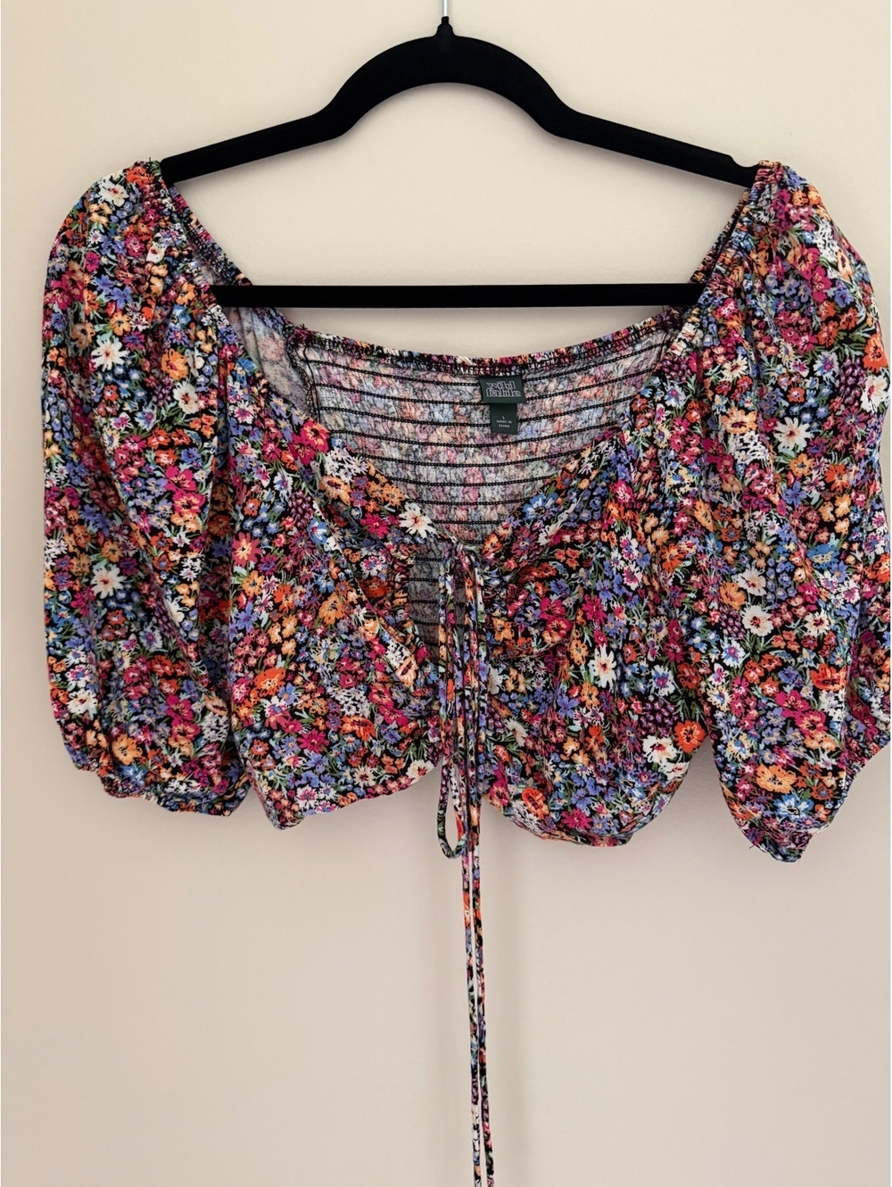 L Wild Fable crop top vibrant floral blouse